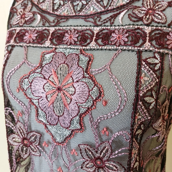 White House Black Market Floral Embroidered Sheer Mesh Elegant Tank Top Blouse - Picture 8 of 16